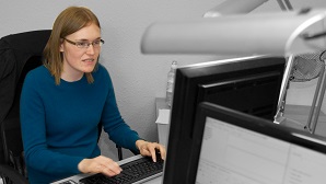 Catherine working at her computer | Quality translation services